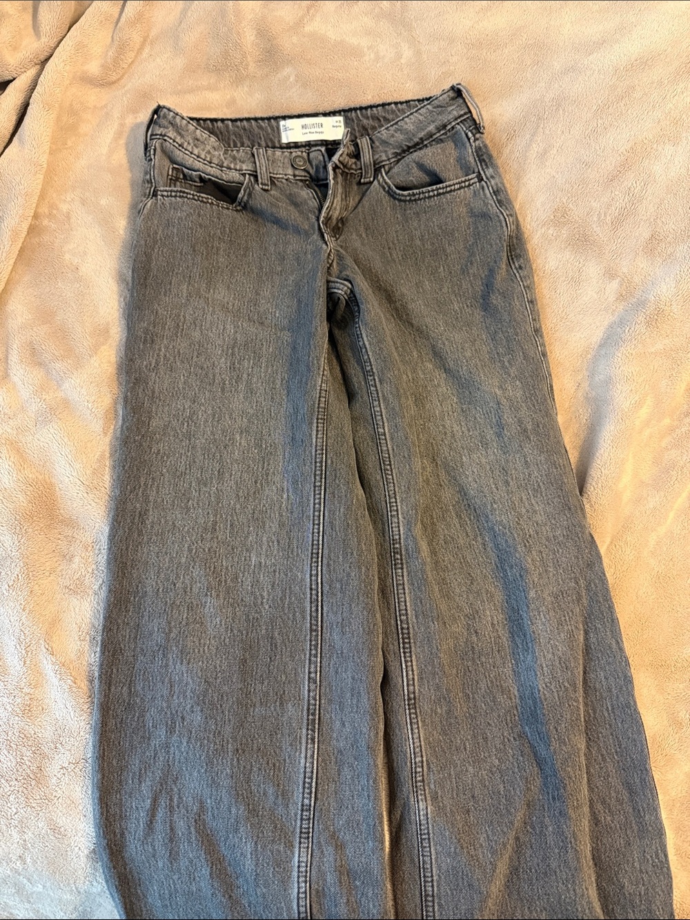 Hollister Wide-Leg Jeans in Charcoal Gray